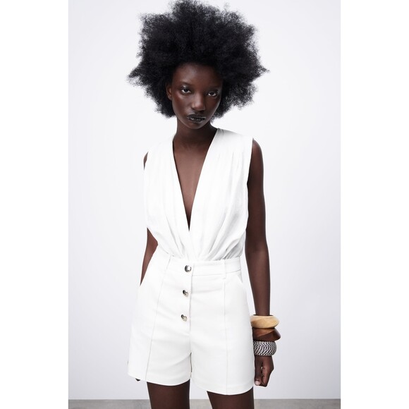 Cream Zara High Waisted Gold Tone Button Shorts
